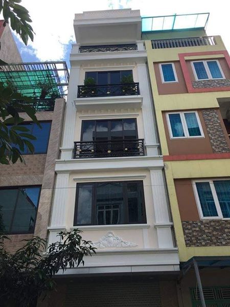 Gia đình cần bán nhà phân lô,oto ngõ 70 Nguyễn Hoàng DT 55m2,MT5m, Giá 7.5 tỷ,nhà đẹp.