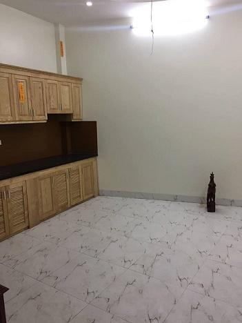 Chính chủ bán nhà ở luôn Tôn Thất Tùng, Đống Đa 40m2 chỉ 2,95 tỷ. LH: 0965041412