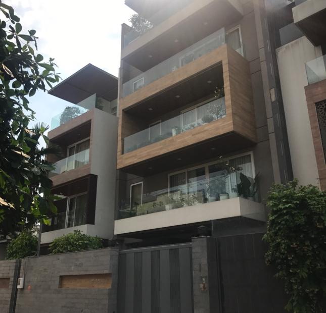 Bán gấp nhà biệt thự hẻm nội bộ 8m đường Nguyễn Chí Thanh, Quận 5