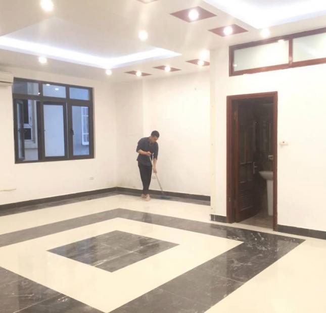 Chính chủ cho thuê văn phòng đẹp nhất phố Vũ Trọng Phụng, Quận Thanh Xuân, DT: 150m2 giá  rẻ