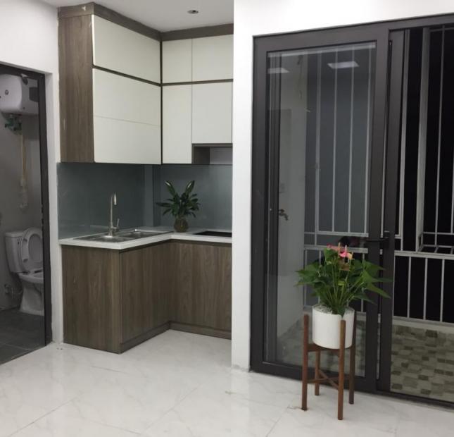 Chủ nhà bán căn hộ chung cư mini 2 phòng ngủ tại Võ Chí Công – Xuân La giá 800 triệu, các phòng sáng thoáng, full nội thất, nhà mới