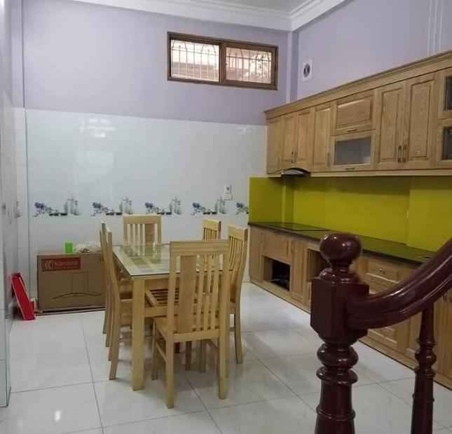 Bán nhà Mặt Phố Nguyễn Huy Tưởng  4,5 ty 5T 30 m2 Kinh Doanh đỉnh