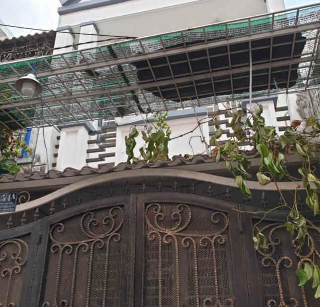 Bán căn hẻm nội bộ nhà đẹp cho hộ gia đình hẻm 35 Nguyễn Quý Anh