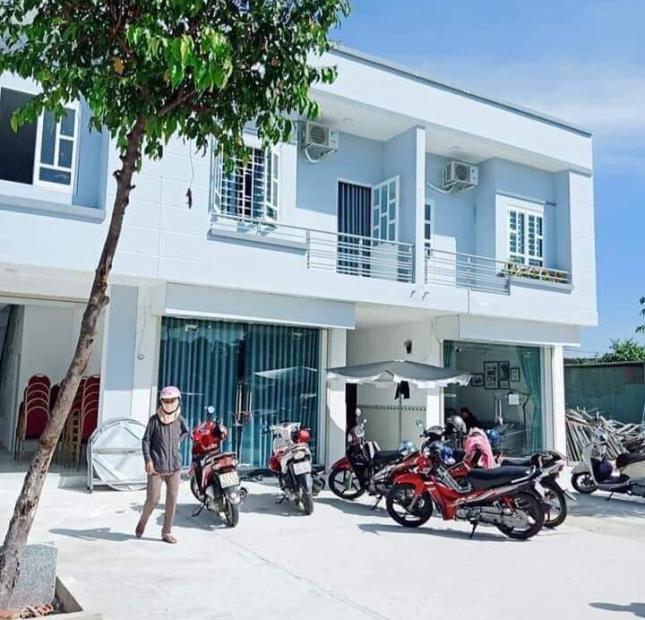 Cần bán gấp nhà 1 trệt 1 lầu cùng 1 dãy nhà trọ (4 phòng trọ)ngay trung tâm KCN Bàu Bàng.