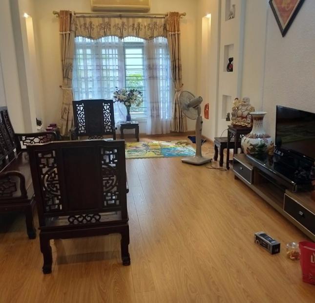 NHÀ ĐẸP, Gara 7 chỗ, phố Quan Hoa, 55m2, 5 tầng, giá 6.1 tỷ