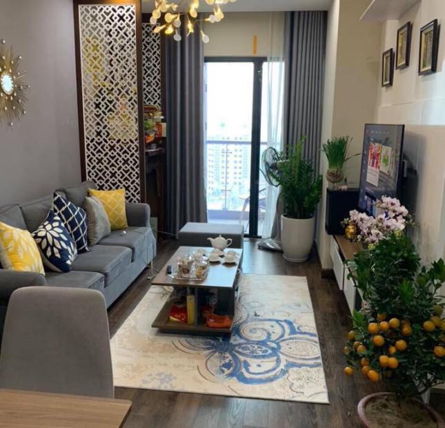 Bán gấp căn hộ  Gold Seasson 47 Nguyễn Tuân full nội thất bao phí 72.8m giá 2.6 tỷ . LH 0582786432