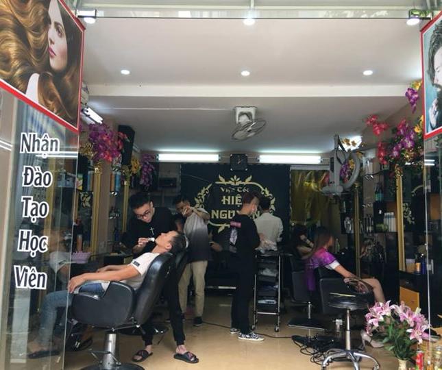 Cần sang nhượng salon tóc đông khách số 146 ngõ 24 Kim Đồng, Giáp Bát, Hoàng Mai, Hà Nội