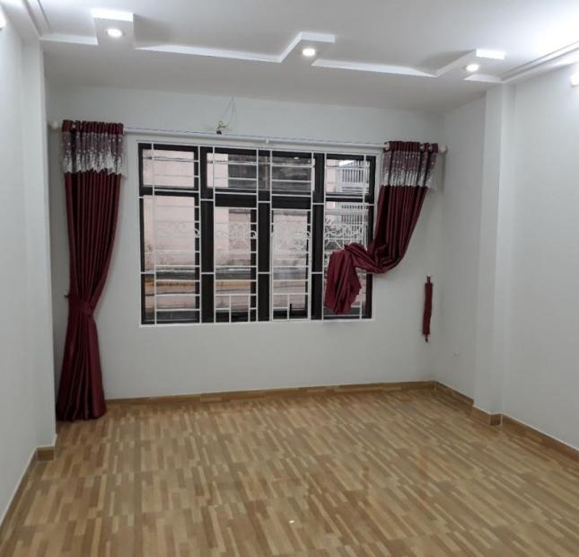 Bán gấp nhà phố Nguyễn Chính, Tân Mai, Hoàng Mai DT 36 m2, 5 tầng, mặt tiền 5m ô tô 7 chỗ vào nhà