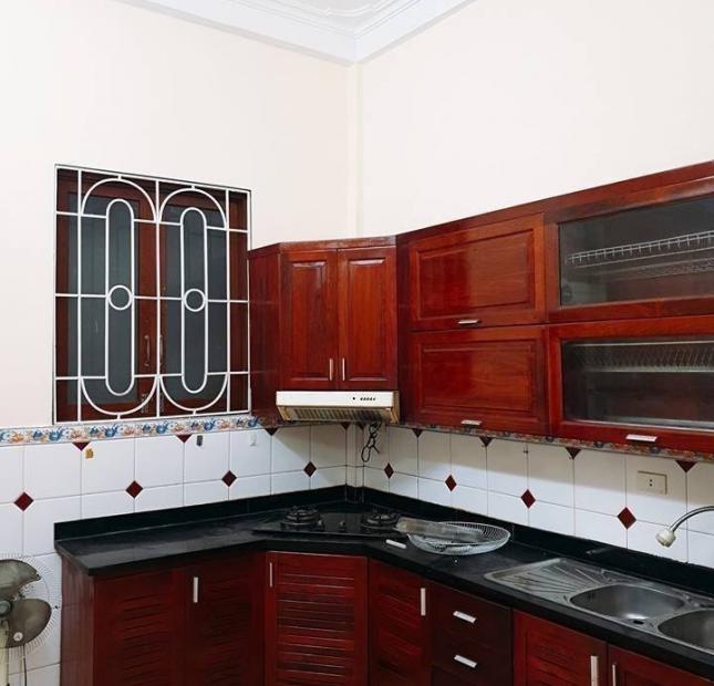 Bán nhà Xuân Đỉnh 42m2, ngõ rộng, cách phố vài bước chân, giá rẻ.