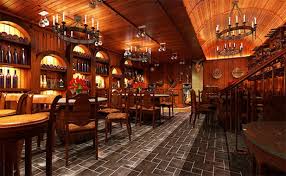 Cho thuê nhà phố mặt tiền Nguyễn Du, diện tích 350m2 thích hợp mở nhà hàng, cafe