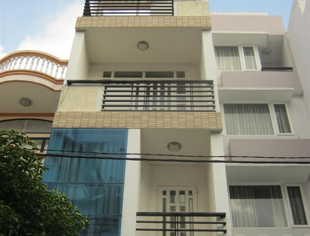Cho thuê building Nguyễn Trãi, quận 1, 8x18m 1 hầm 9 tầng + thang máy, HĐ ít nhất 5 năm giá 463.3tr