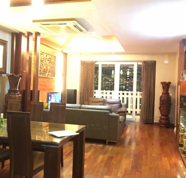 Chính chủ cho thuê CHCC 172 Ngọc Khánh, 120m2, 3PN, đồ cơ bản, giá 13 triệu/tháng