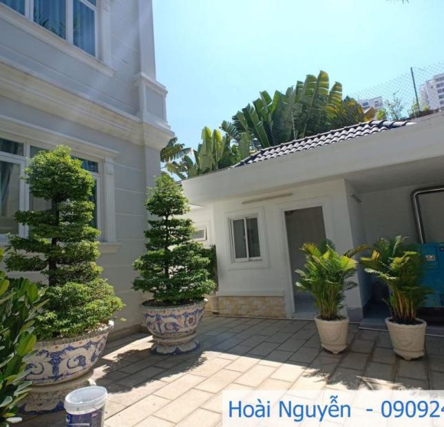 Cho thuê villa compound Thảo Điền 500m2 1 trệt 2 lầu có hồ bơi giá 5000$