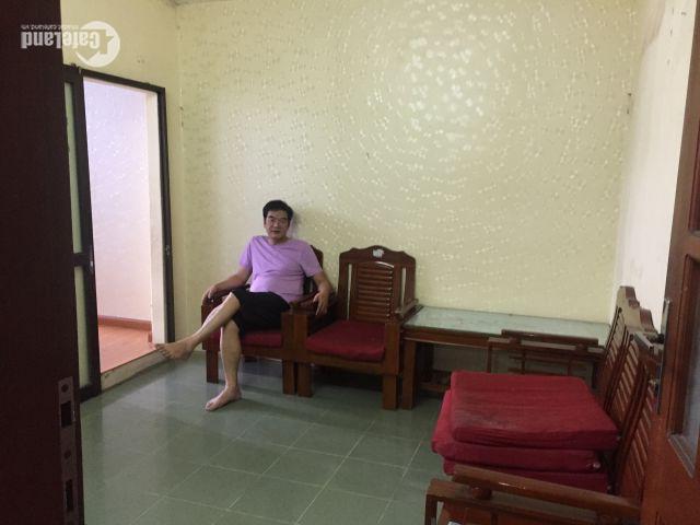 Cho thuê căn hộ phố Hào Nam 2 phòng ngủ 55m2 có điều hòa. nóng lạnh, sàn gỗ