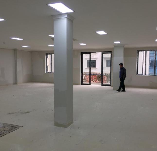 Cho thuê sàn văn phòng cao cấp DT 120m chỉ có 25 triệu mặt phố Nghĩa Tân, Cầu Giấy 