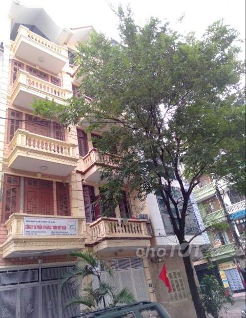 Bán nhà 5 tầng rộng 41m2 ngõ Hoàng Quốc Việt,2MT ,oto,giá 8,6 tỷ