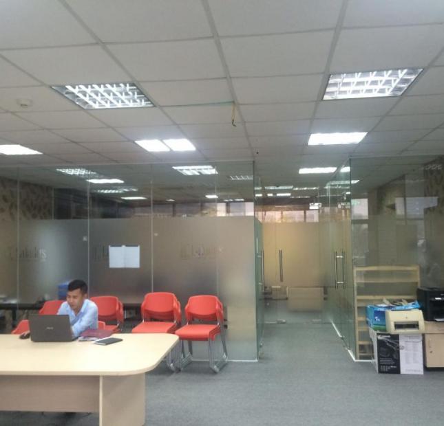 Cho thuê văn phòng mặt phố Mê Trì, mặt tiền 12m diện tích 129m, giá rẻ