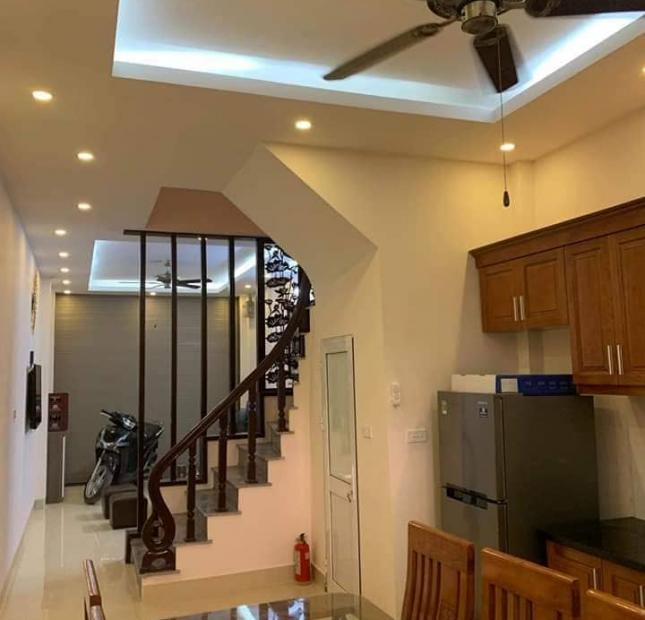 Bán nhà ngôi sao may mắn cực kỳ lộc ngõ 230 Định Công cực đẹp, 43 m2, 4 tầng, chỉ nhỉnh hơn 3 tỷ.