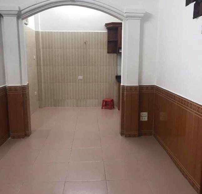 Bán gấp nhà phố Hoàng Mai, diện tích 44m2 x 4 tầng, giá 2.42 tỷ. LH: 0984094326