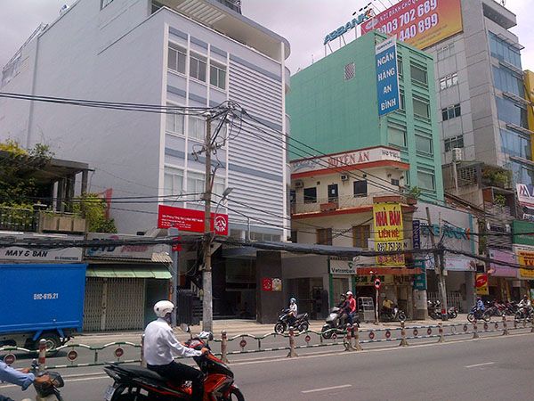 Bán nhà MT 132B đường Đinh Tiên Hoàng. Q1, 4 lầu thang máy. giá 29.5 tỷ
