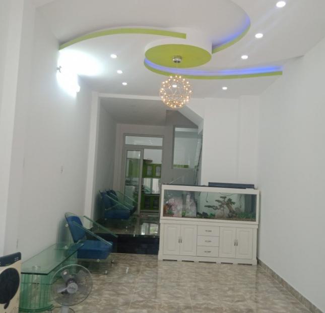 Cần tiền Bán nhà 1 trệt 2 lầu đường An Bình, P6, Q5. Hẻm trước nhà 3m.