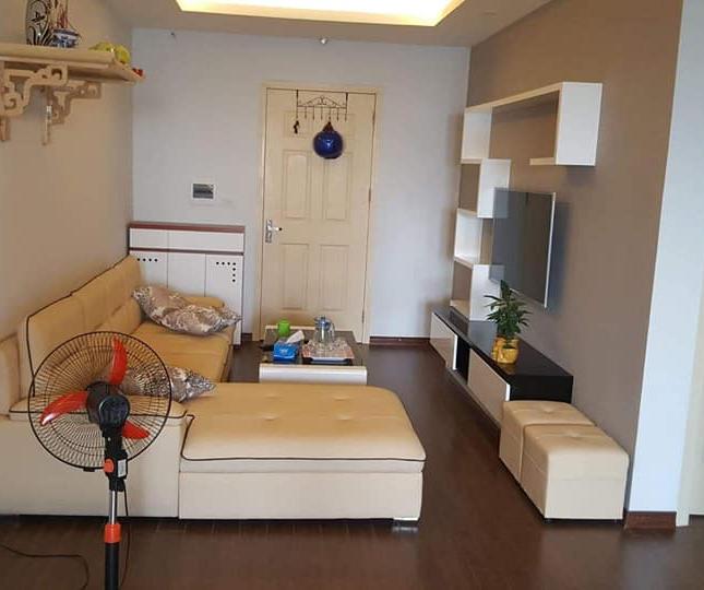 Nhà mình cần nhượng lại căn 2 ngủ, nội thất làm mới kĩ càng tầng 14 view hồ tại HH2 Linh Đàm