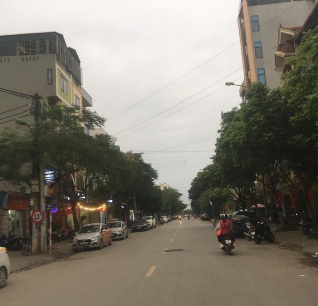 Bán 150m2 đất vuông vắn ngõ phố Nguyễn Sơn, Long Biên. Giá 8.4 tỷ