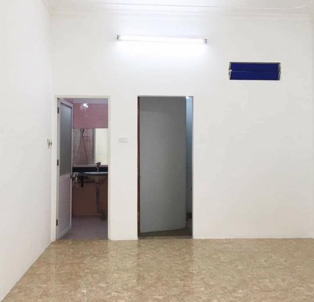 Bán gấp nhà đẹp, ở ngay, phố Tôn Đức Thắng, diện tích 36m2 x 4 tầng, giá 2.46 tỷ. LH: 0984094326