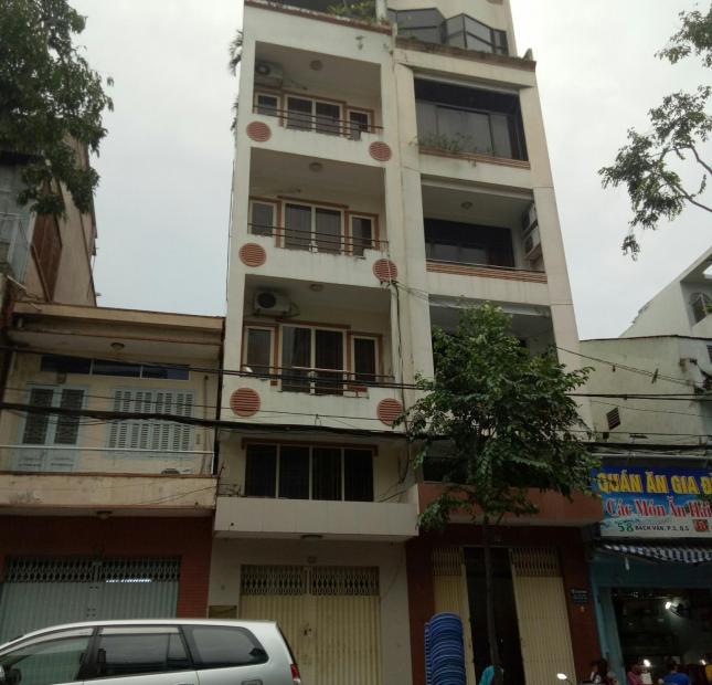 Cần tiền bán gấp nhà khách sạn đường Trần Phú, Quận 5.