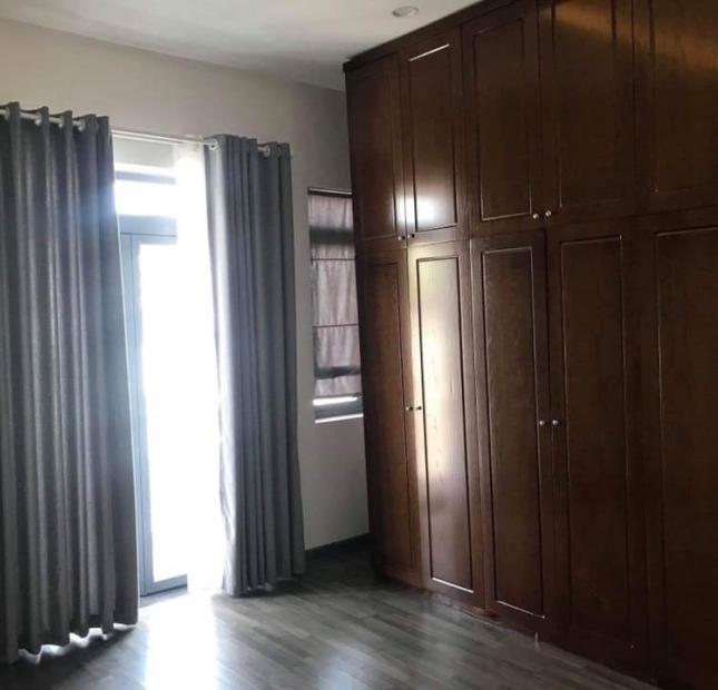 Cần bán gấp nhà MT kinh doanh Trần Tuấn Khải p6 q5,DT:8x20.