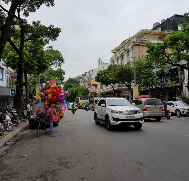 Bán nhà phố Tràng Tiền, Hoàn Kiếm 300m2 mặt tiền 13m giá 200 tỷ