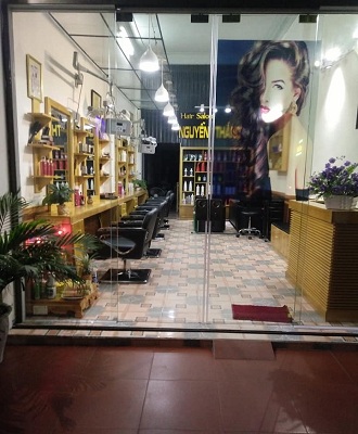 Sang nhượng Salon Tóc, tại số 406 Nam Khê, Uông Bí, Quảng Ninh.
