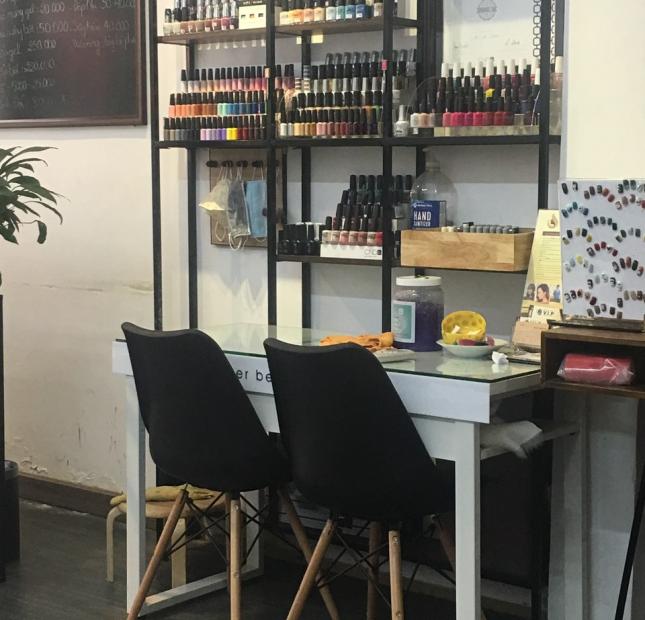 Sang nhượng tiệm nail-make up, quận 10,  gần Vạn Hạnh mall, full đồ 