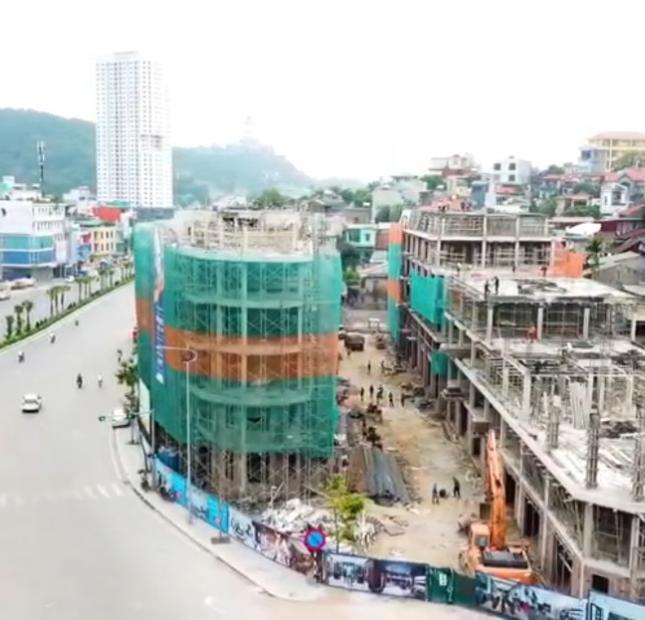 Chính chủ bán nhà 5 tầng, 2 mặt tiền, DTSD 495m2 ngã 4 Loong Toong - ngã 4 lớn nhất Hạ Long