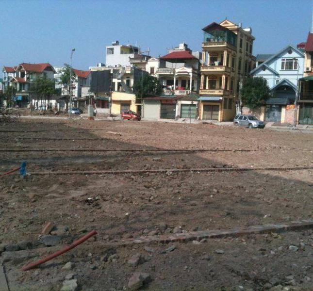 Cần bán lại lô đất đường Nguyễn Công Hoan, đã có sổ, giá 2.5 tỷ, DT: 64m2, tiếp người thiện chí
