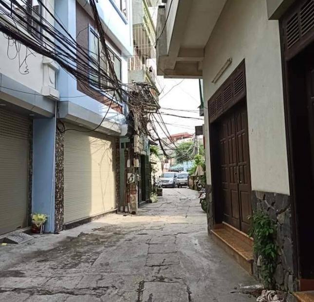 Nhà cực đẹp phố Nguyễn Chính, 32m2 x4T, cách ngõ ôtô 30m, giá 2.45 tỷ