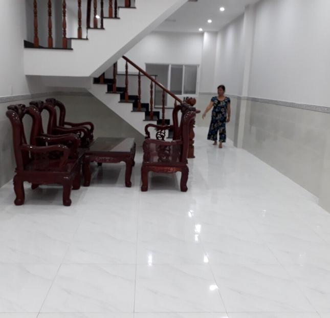 Cho thuê nhà lầu Phú Hòa làm văn phòng công ty, có nội thất, 2 phòng ngủ, giá rẻ.