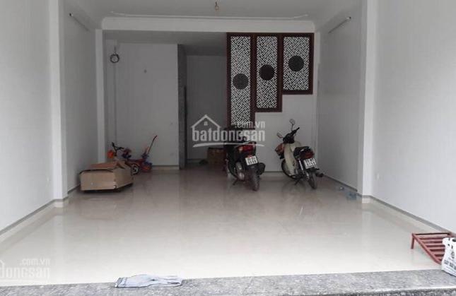 Cho thuê nhà mặt phố phố Nguyễn Trãi, DT 60m2, MT 4.5m thông sàn