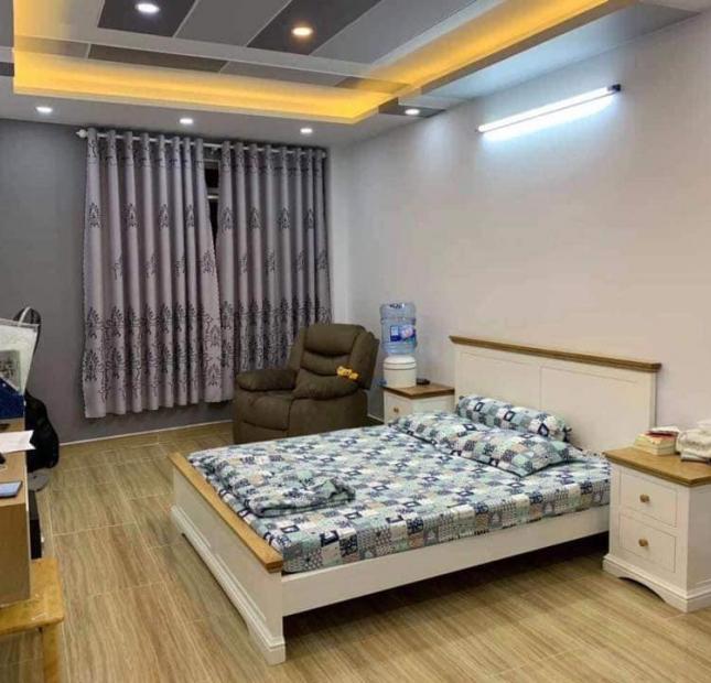 Bán gấp nhà 45M2, 3 Tầng, hẻm rộng thông thoáng, Cách Mạng Tháng Tám, Quận 3.