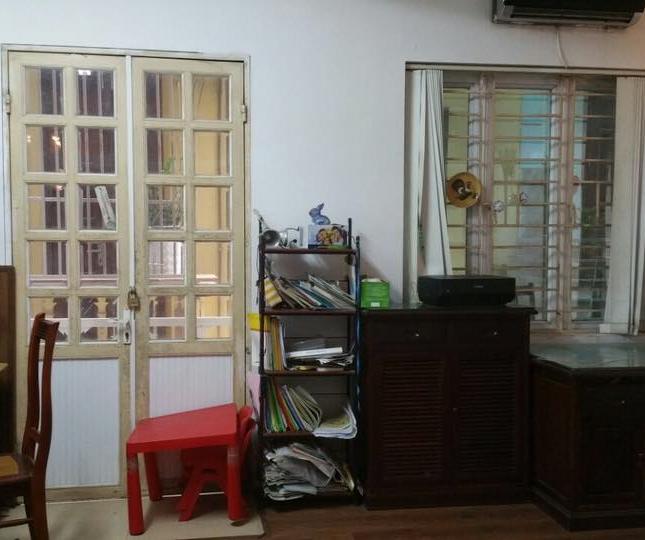 Bán gấp nhà đẹp Đại Từ, diện tích 33m2 x 5 tầng, giá 2.2 tỷ. LH: 0984094326