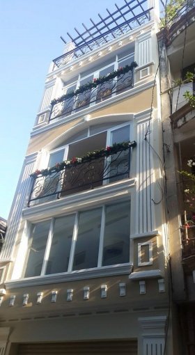 Bán nhà mặt tiền đường Châu Văn Liêm, P. 10, Quận 5, DT: 5.25 x 20m vuông vức 100% giá chỉ 30 tỷ.