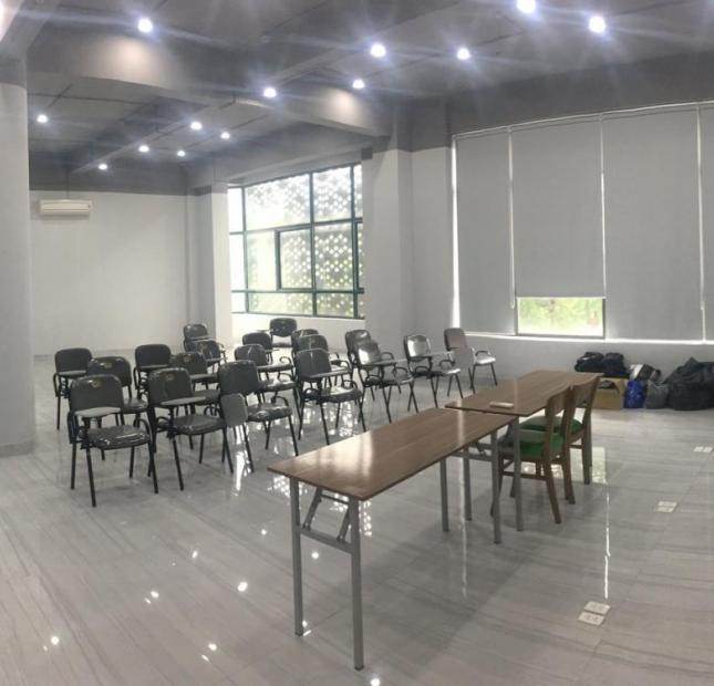 Cho thuê mặt bằng tại mặt phố Hoàng Cầu diện tích 100m2