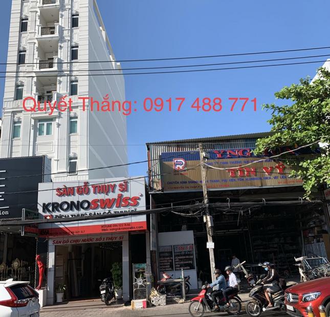 Bán nhà cấp 4 mặt tiền đường Huỳnh Tấn Phát Quận 7, DT 20x32m, giá 60 tỷ