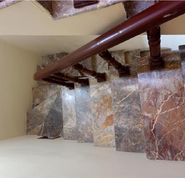 Nhà đẹp, ở ngay, ngõ 236 Đại Từ, diện tích 38m2 x 4 tầng, giá 2,65 tỷ. LH: 0984094326