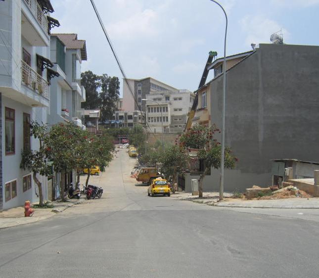 Bán khách sạn đã hoàn công mặt tiền đường phường 2, ngay trung tâm thành phố Đà Lạt