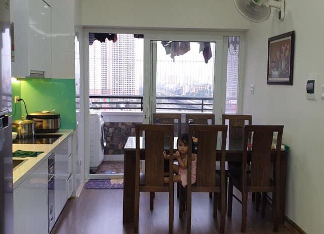 cần bán nhà chung cư ở Kim Giang, 2,35 tỷ đã có nội thất, sổ hồng chính chủ