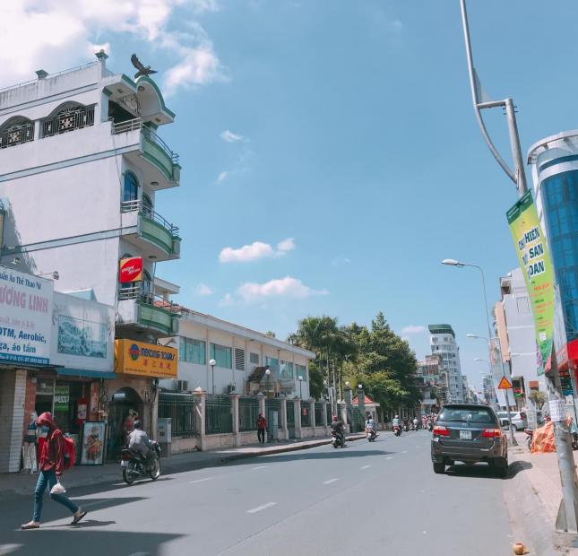 Bán gấp nhà hẻm 7m Trần Hưng Đạo, Q.1, DT: 4*13m. Giá cực tốt giá chỉ 11.7 tỷ TL