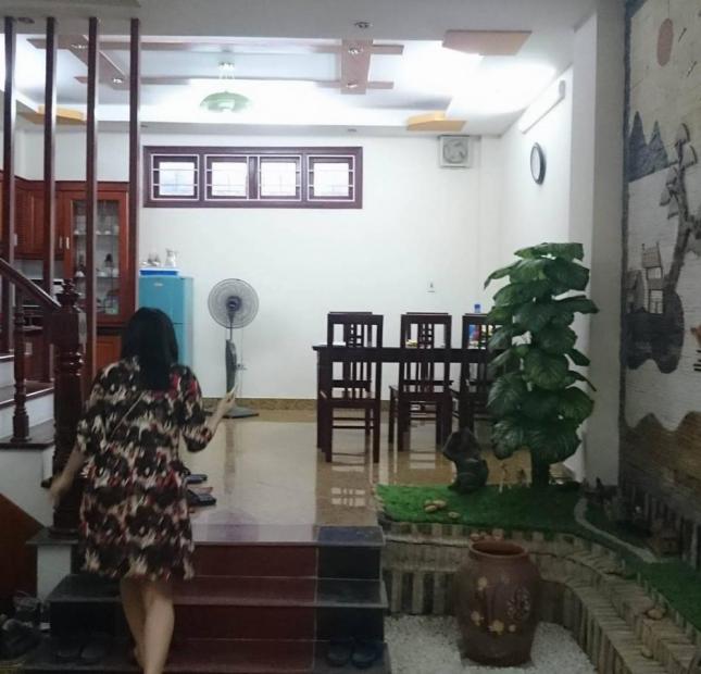 Chính chủ bán gấp mặt phố khu Nguyễn Khánh Toàn, Đào Tấn, Cầu Giấy dt 100 m2 x 6 t giá 45 tỷ