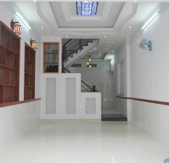 Bán Gấp Nhà Bùi Thị Xuân P5 Tân Bình, DT sàn 99m2, 3 tầng, giá 7 Tỉ.	