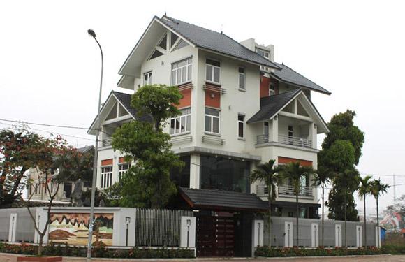 Bán nhà cũ góc 2 mặt tiền đường Phạm Văn Đồng, P. 13, Bình Thạnh. Giá 22 tỷ TL